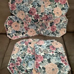 Set of 7 Flower Placemats